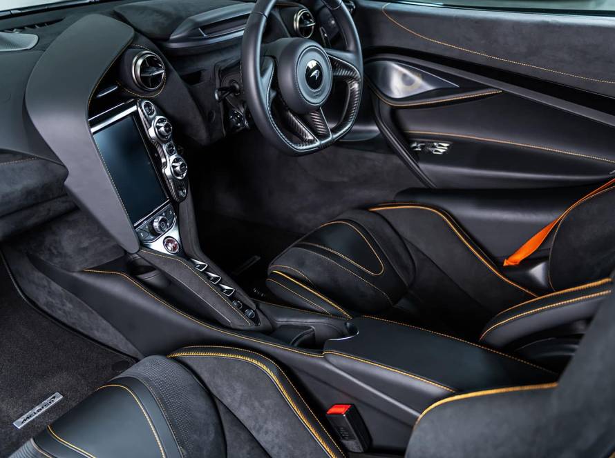 mclaren-720s-hire