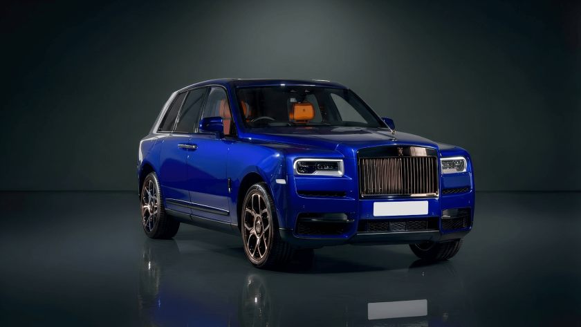 Rolls Royce Cullinan Black Badge Hire - Blue