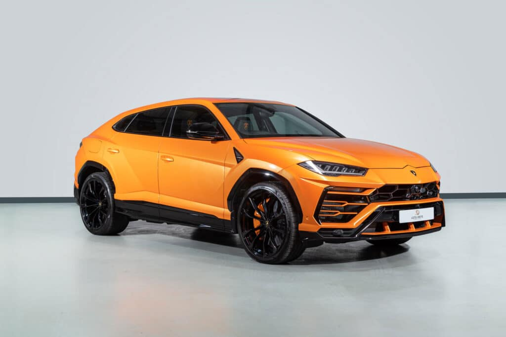 lamborghini urus hire