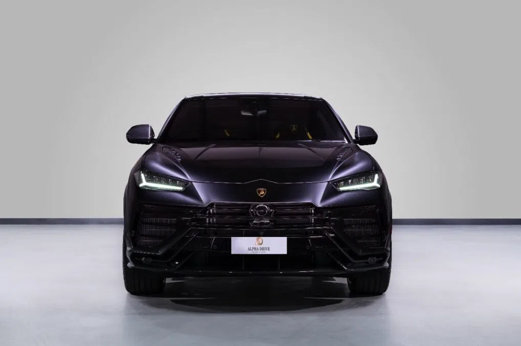 Lamborghini Urus rental