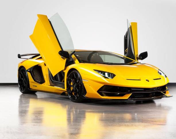 Lamborghini AVENTADOR SVJ COUPE Hire
